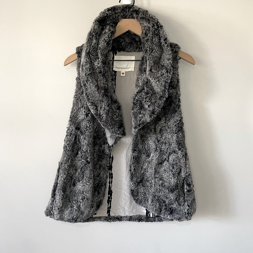 Burning Torch faux fur open front sleeveless jacket vest large